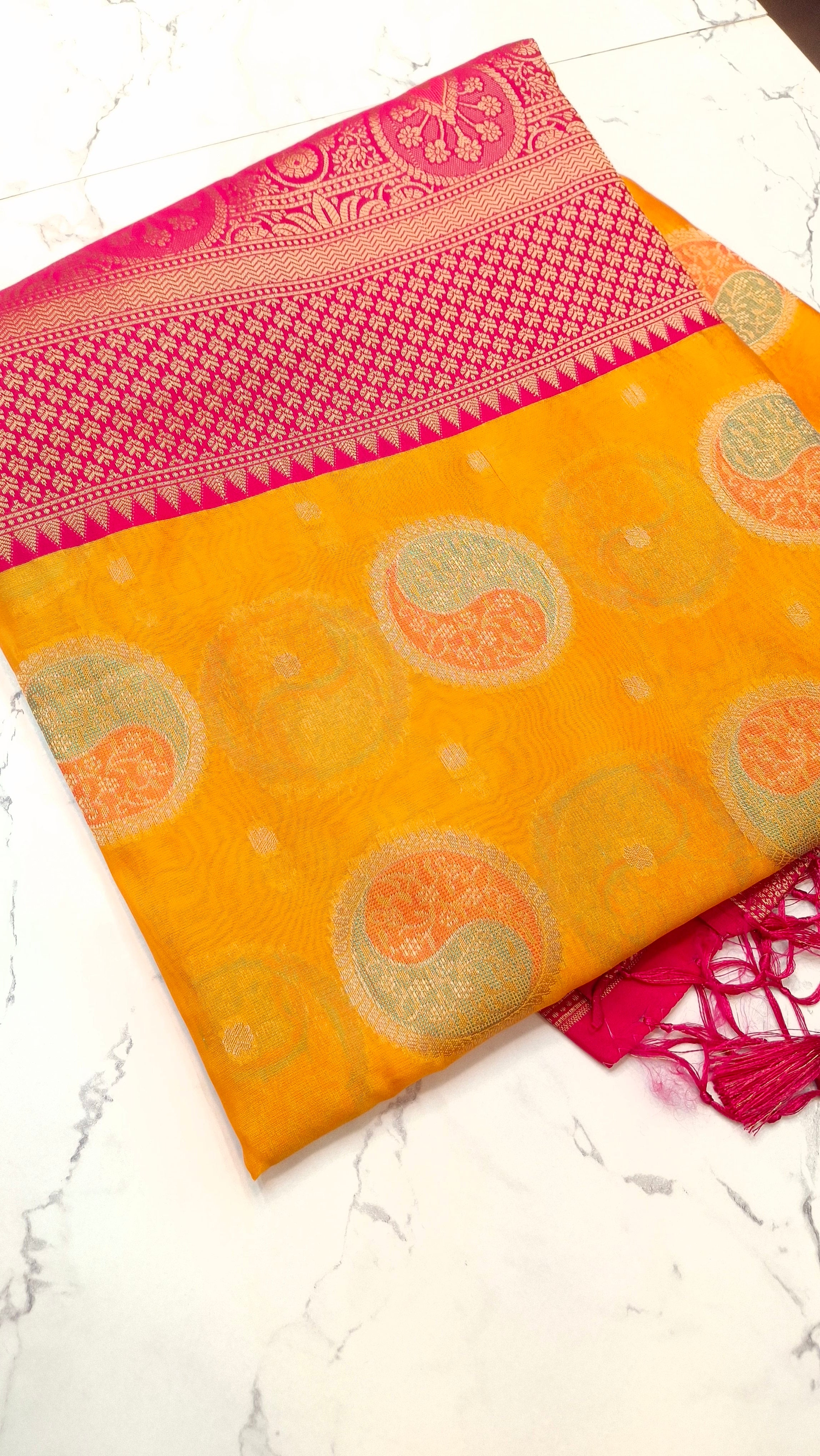 COTTON BASE KATHPADAR SAREE IN YELLOW AND PINK COLOUR