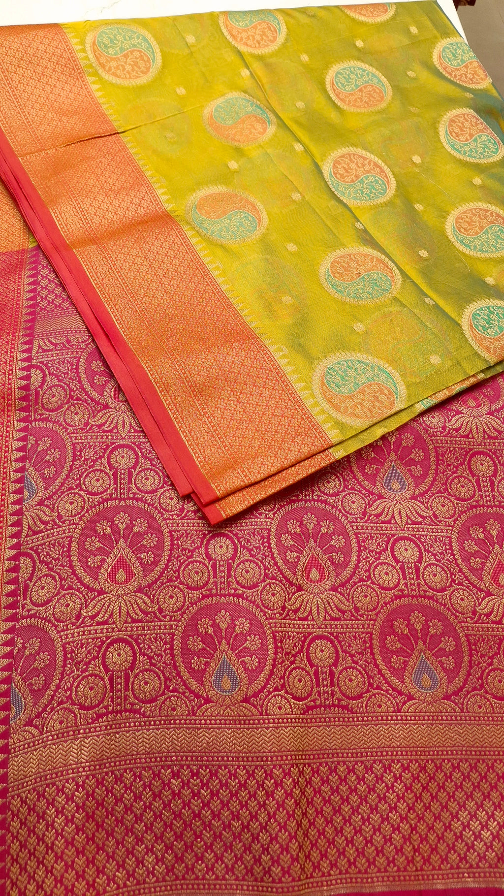 COTTON BASE KATHPADAR SAREE IN OLIEVE GREEN SHADE